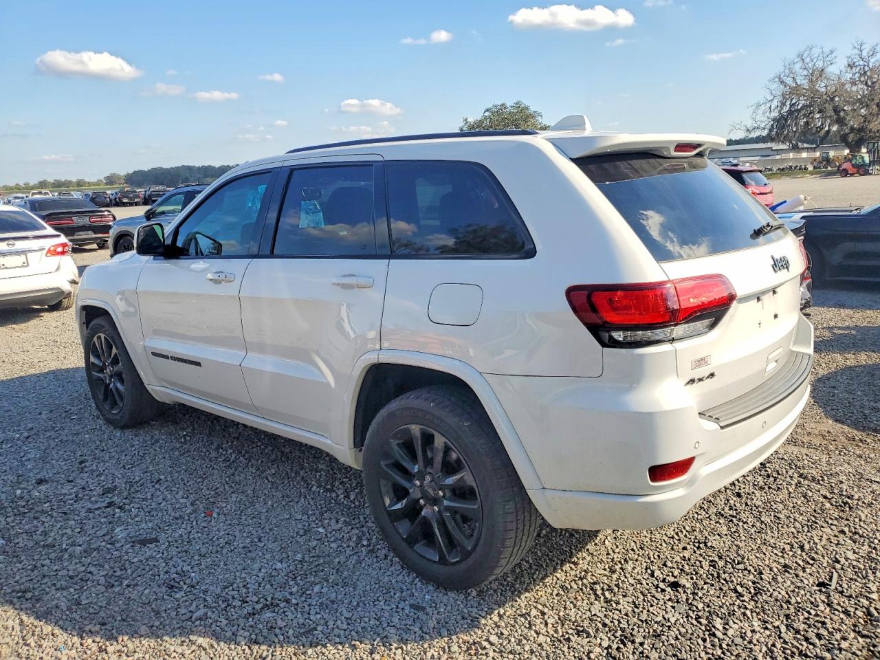 2019 JEEP GRAND CHEROKEE LAREDO photo 3
