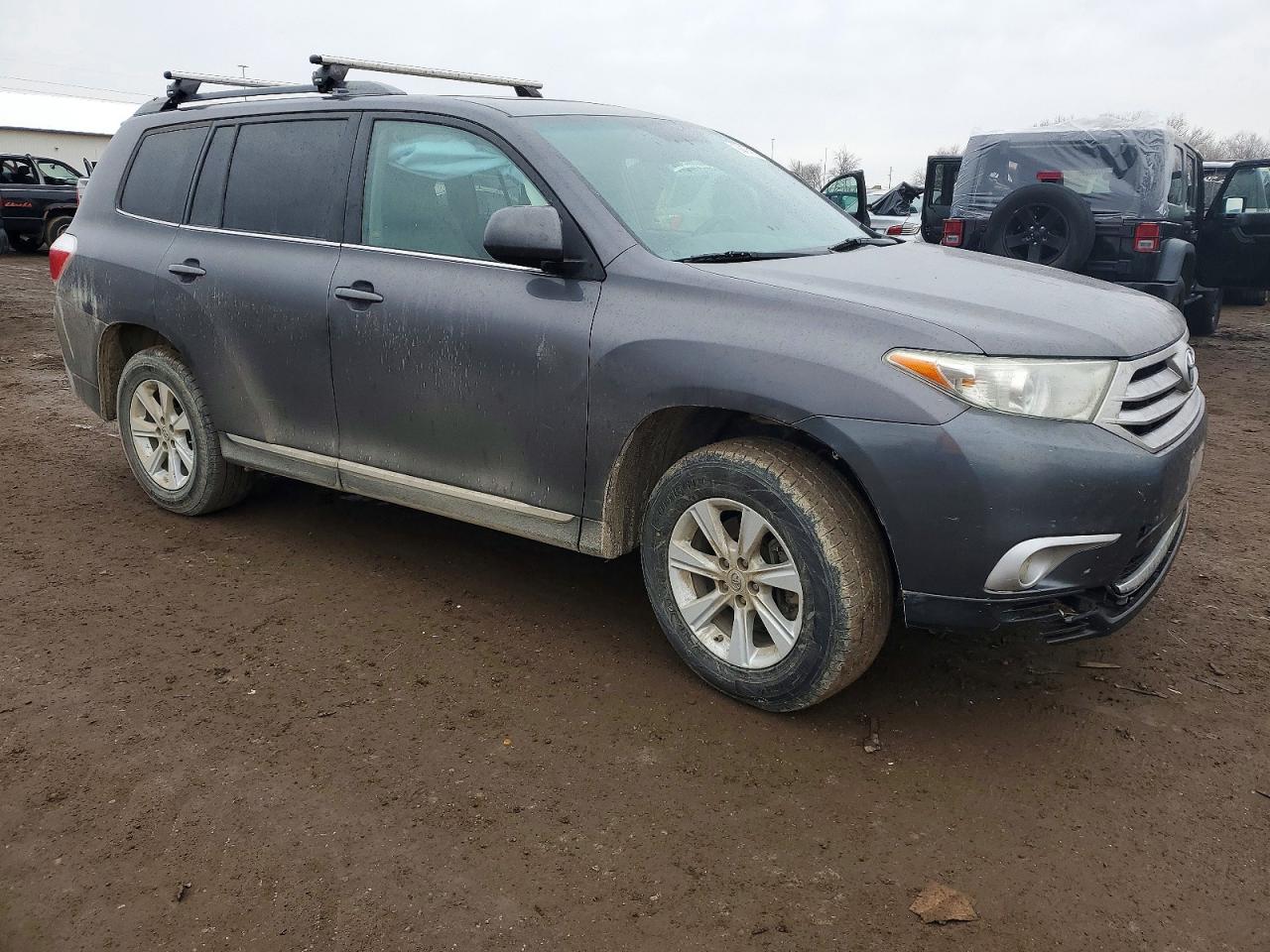2013 TOYOTA HIGHLANDER BASE photo 4