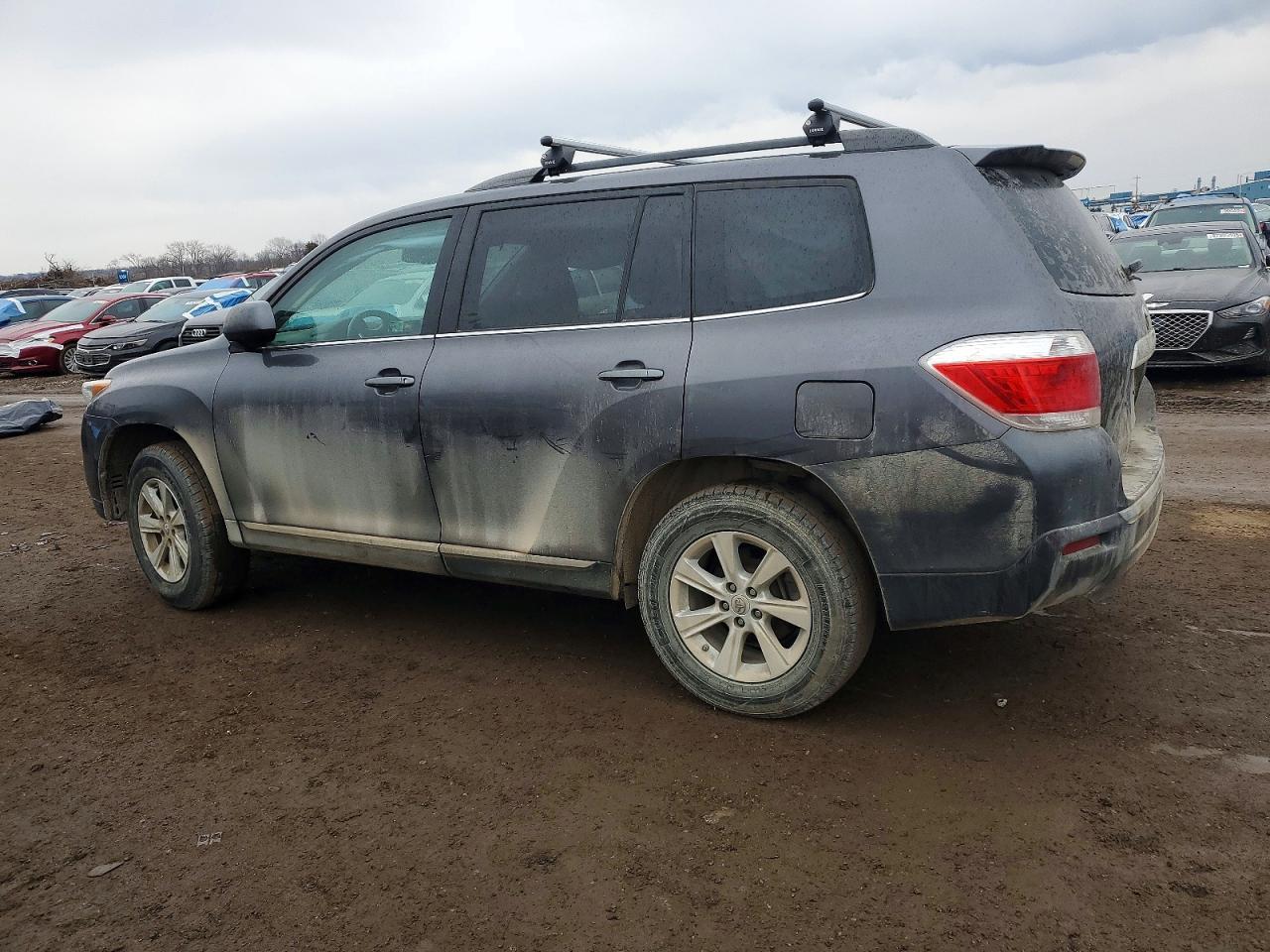 2013 TOYOTA HIGHLANDER BASE photo 2
