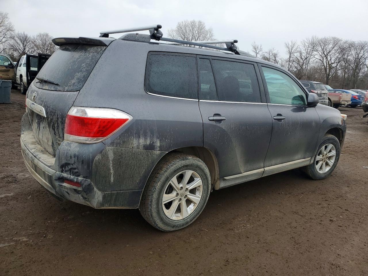2013 TOYOTA HIGHLANDER BASE photo 3
