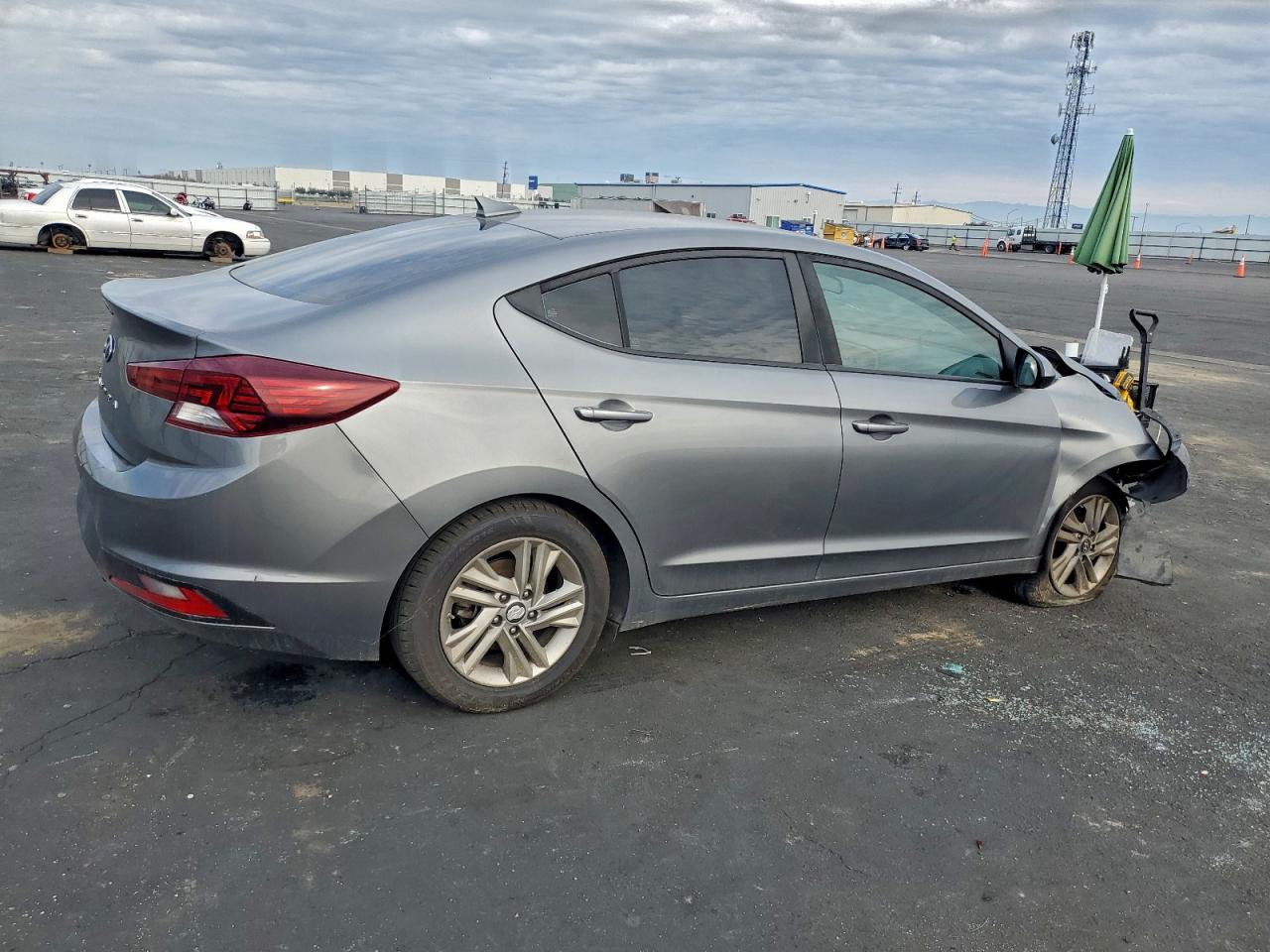 2019 HYUNDAI ELANTRA SEL photo 3