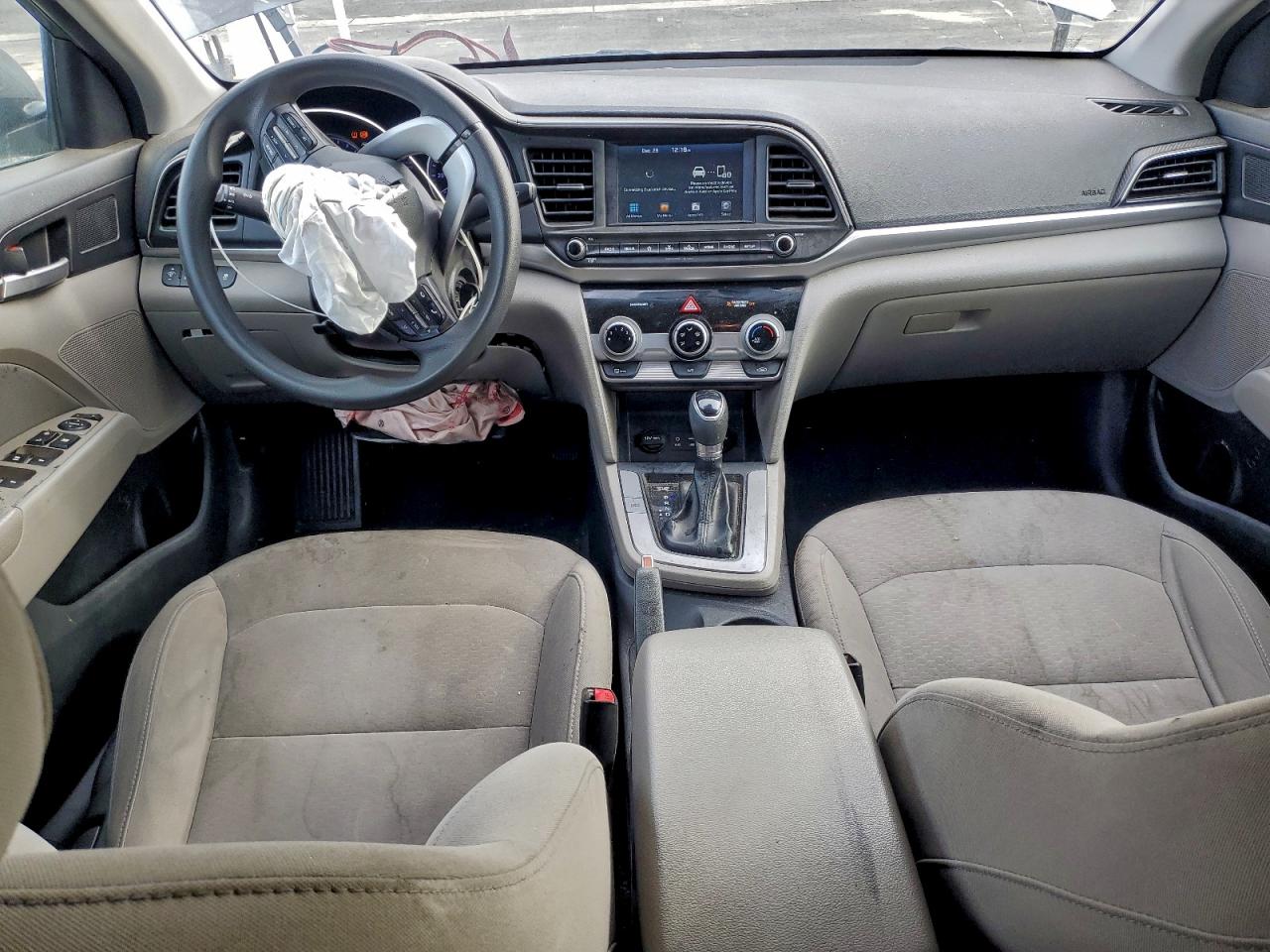 2019 HYUNDAI ELANTRA SEL photo 8