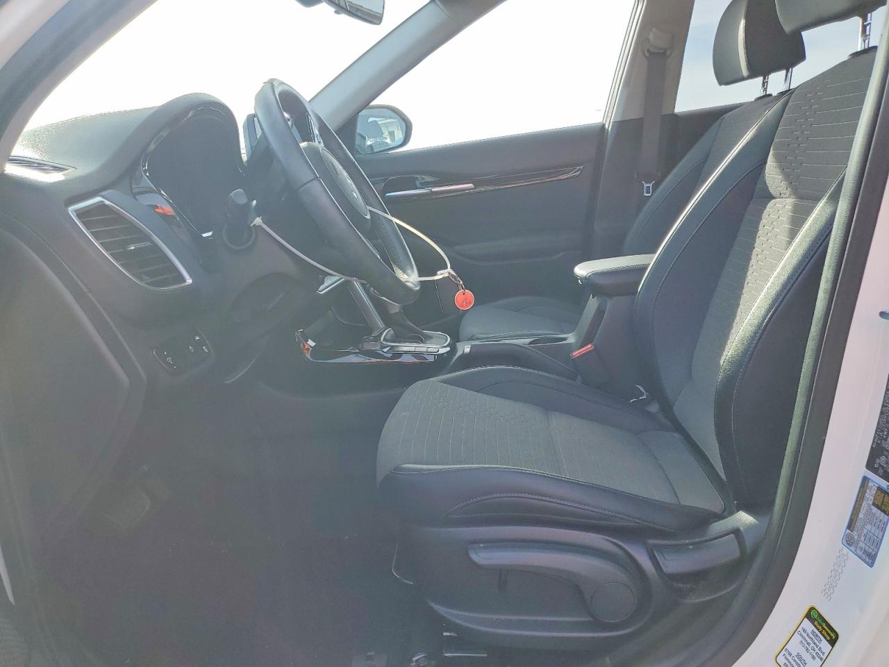 2023 KIA SELTOS S photo 13