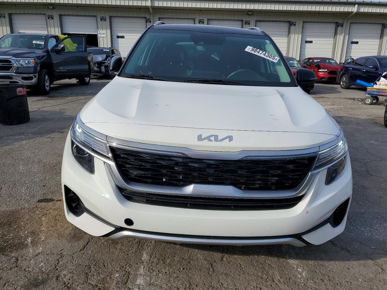 2023 KIA SELTOS S photo 9