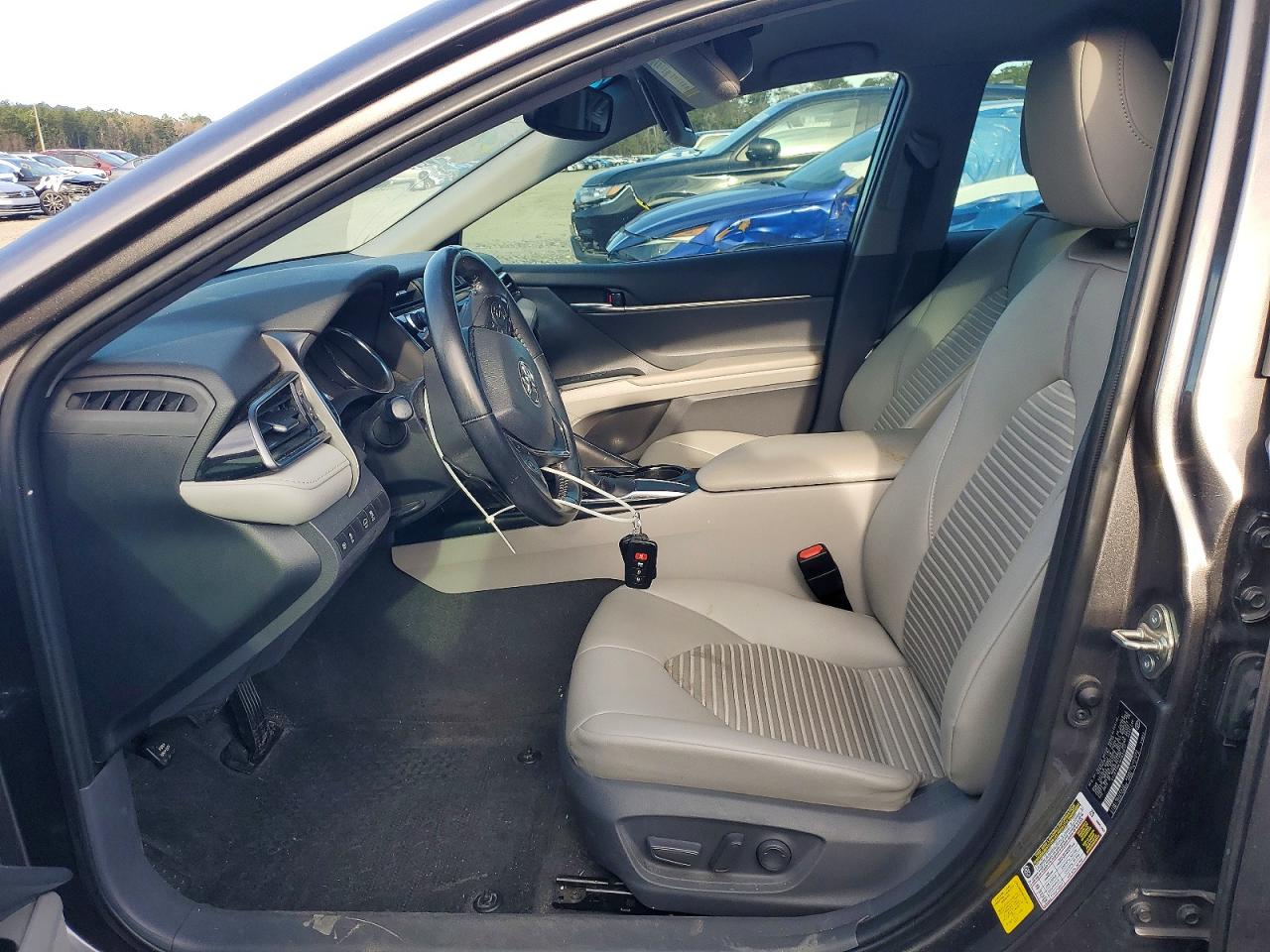 2019 TOYOTA CAMRY L photo 7