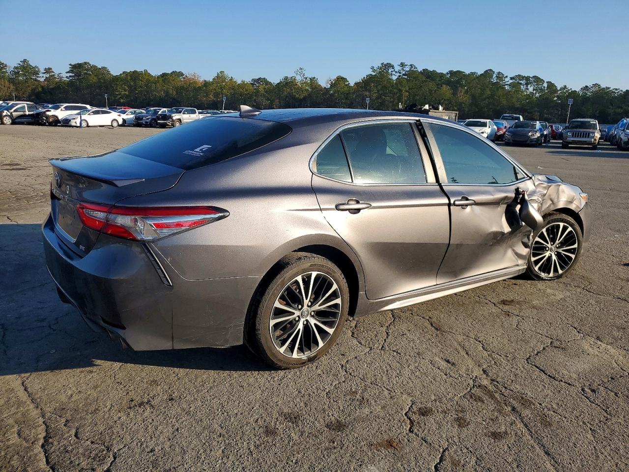 2019 TOYOTA CAMRY L photo 3