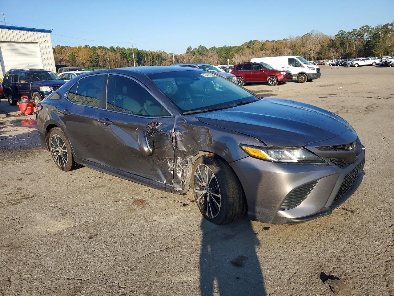2019 TOYOTA CAMRY L photo 4