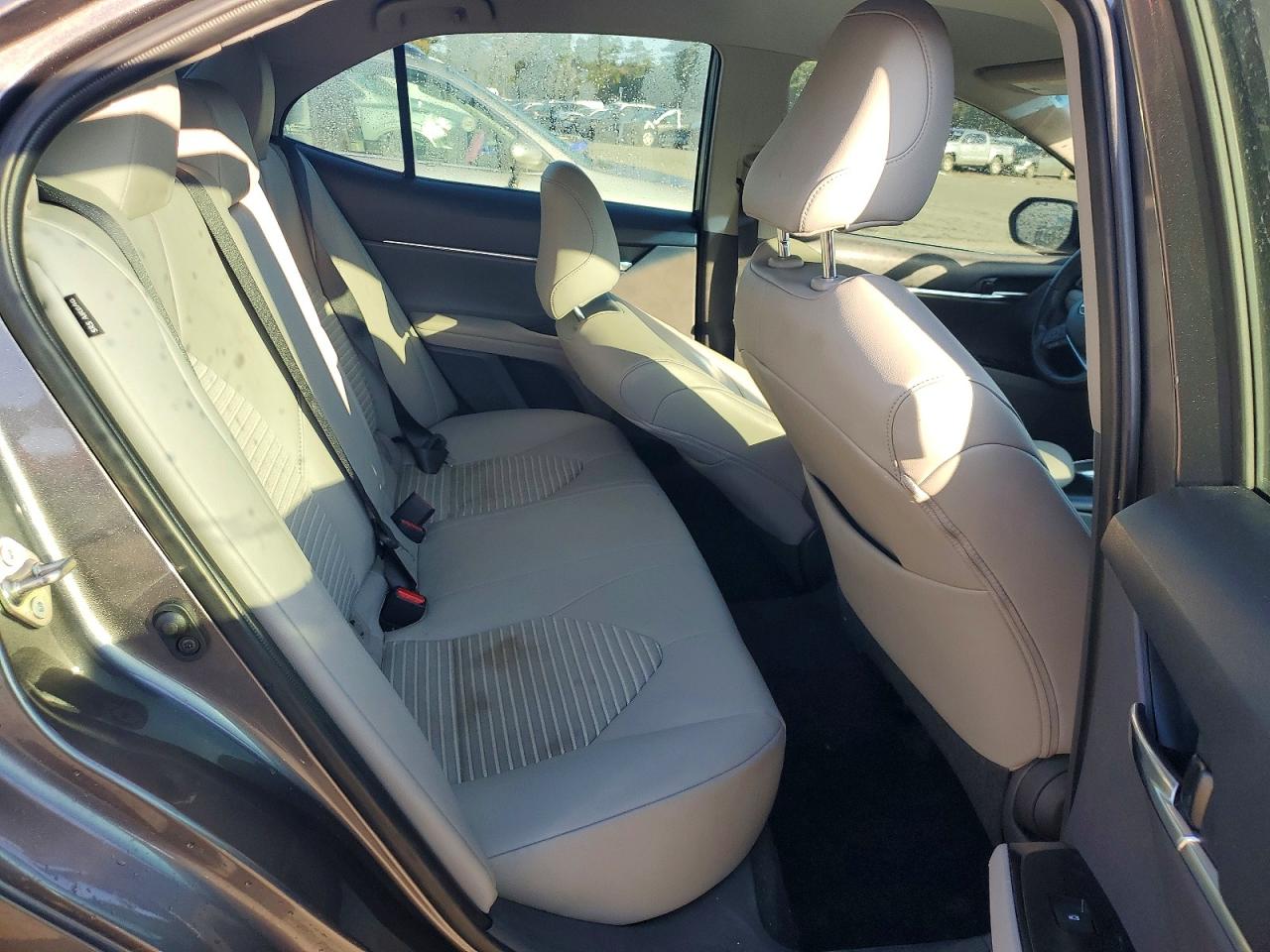 2019 TOYOTA CAMRY L photo 10