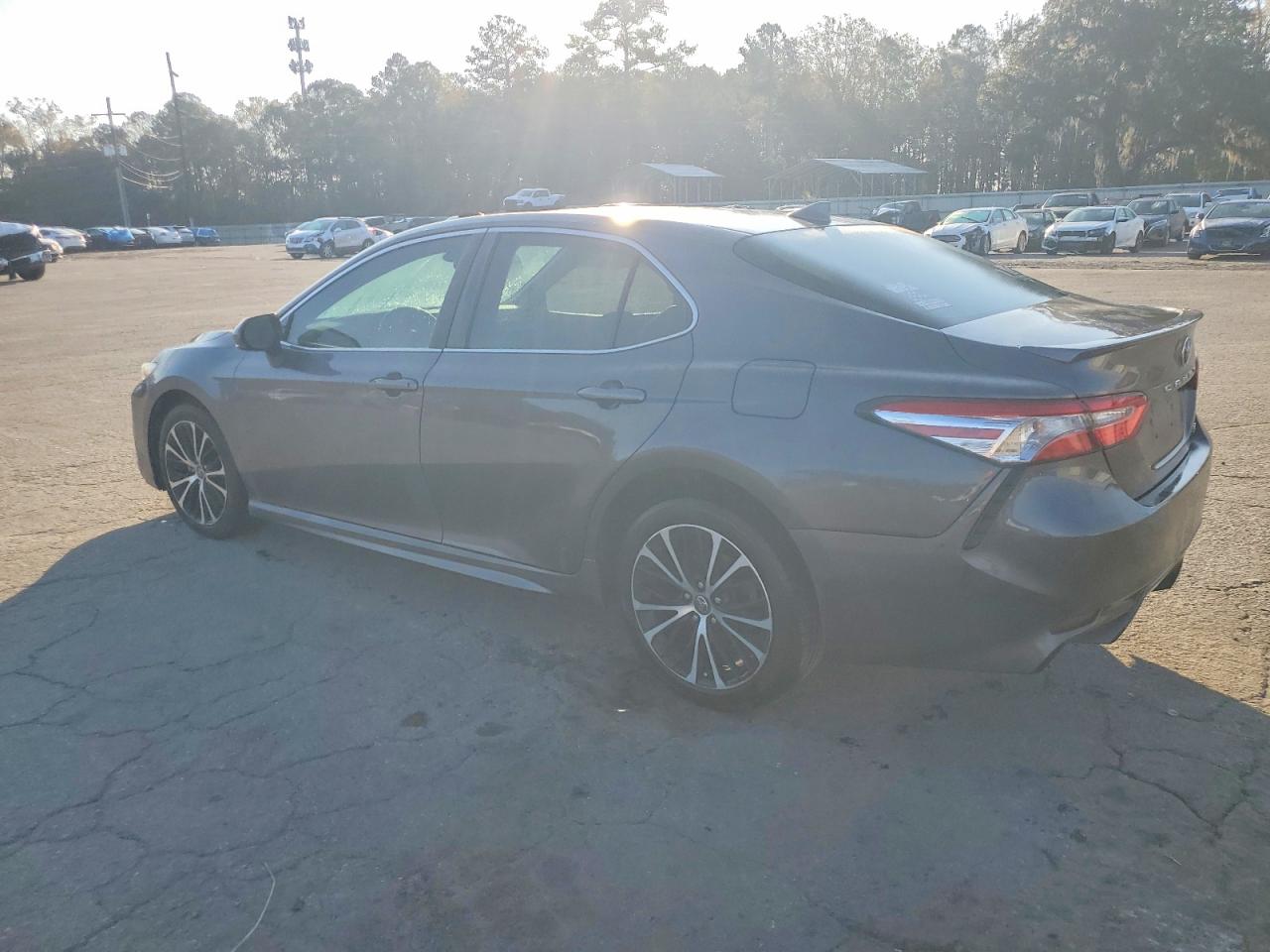2019 TOYOTA CAMRY L photo 2