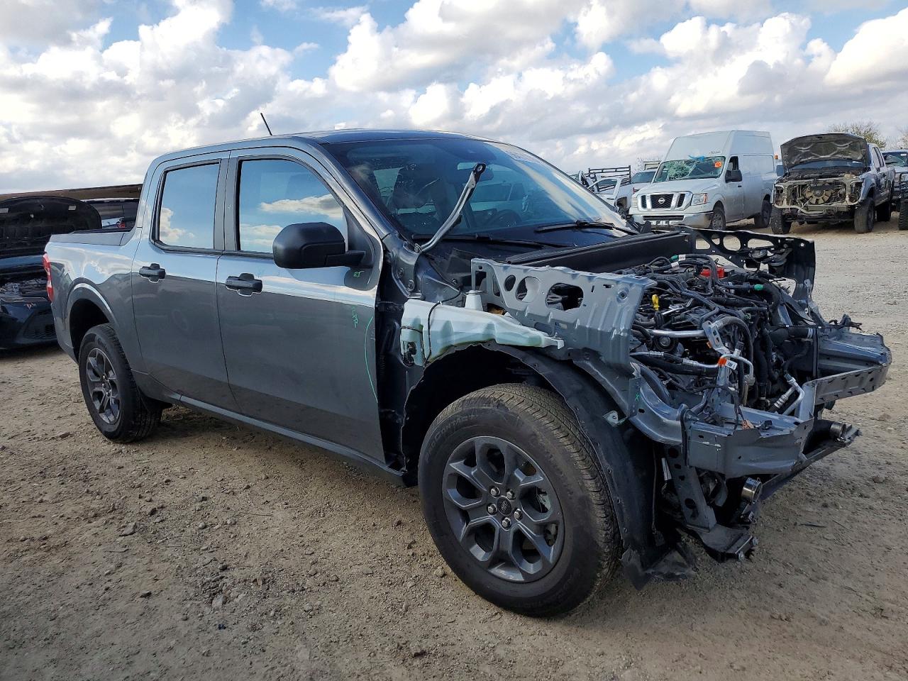 2024 FORD MAVERICK XLT photo 4