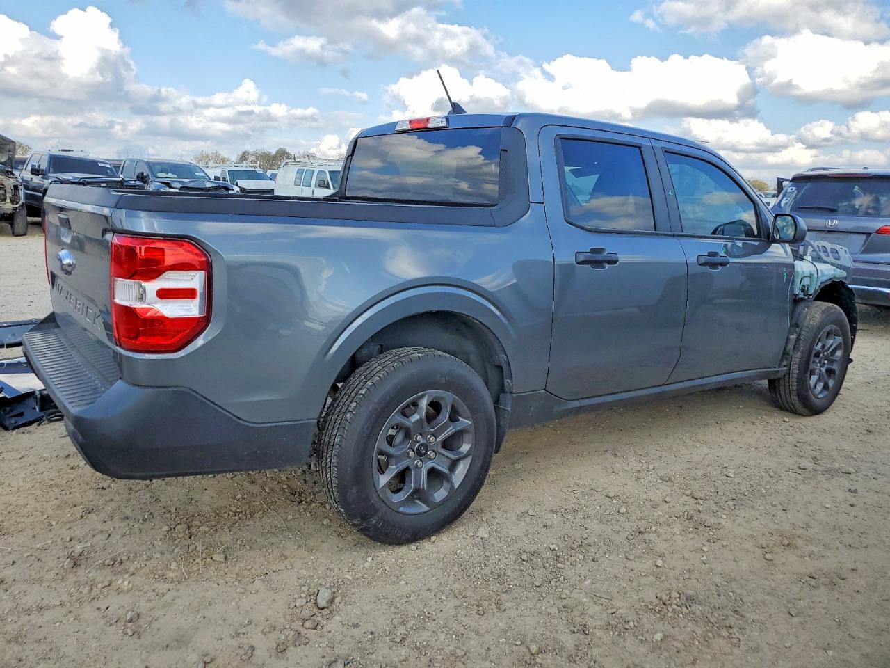 2024 FORD MAVERICK XLT photo 3