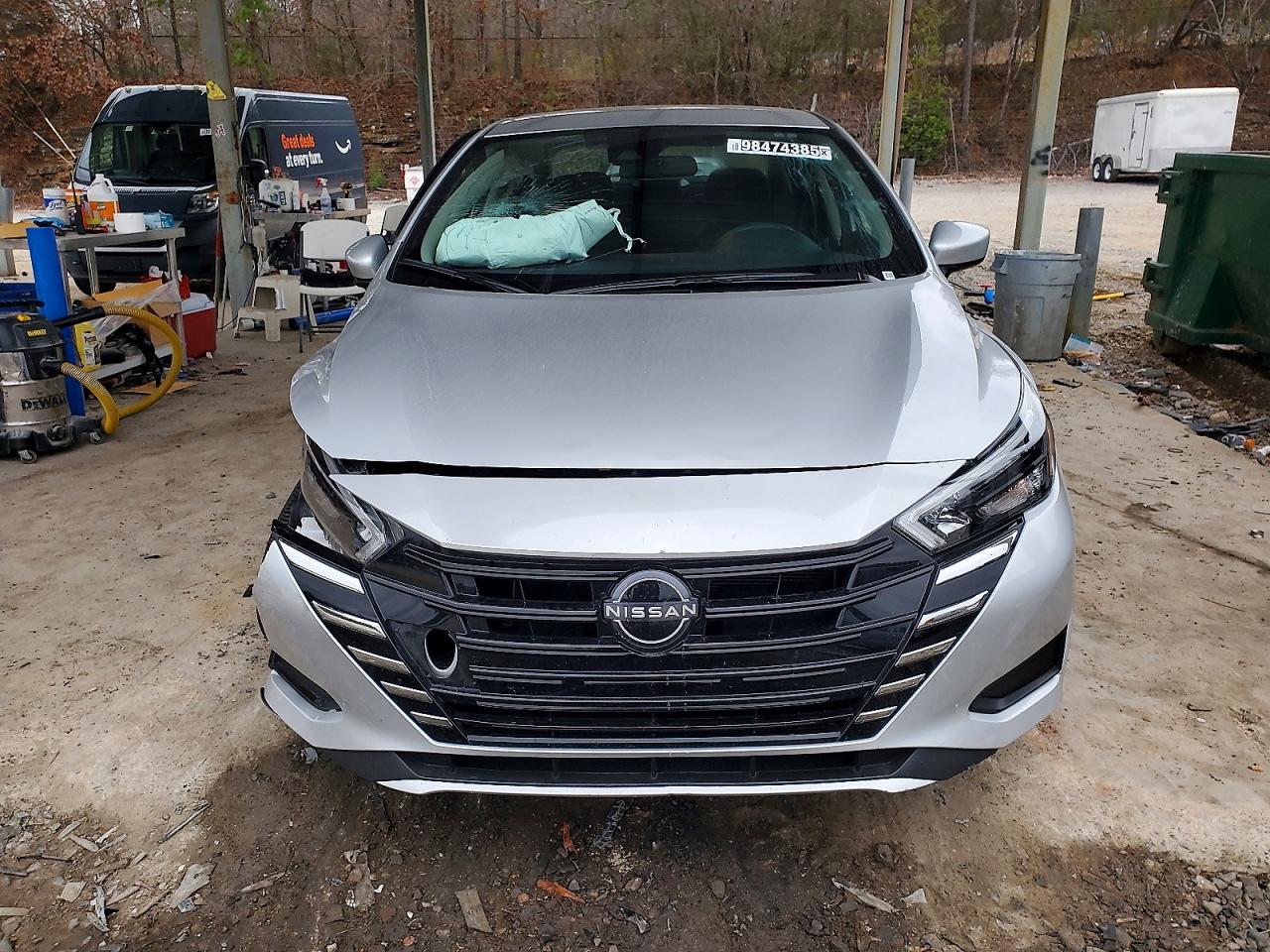 2025 NISSAN VERSA SV photo 5