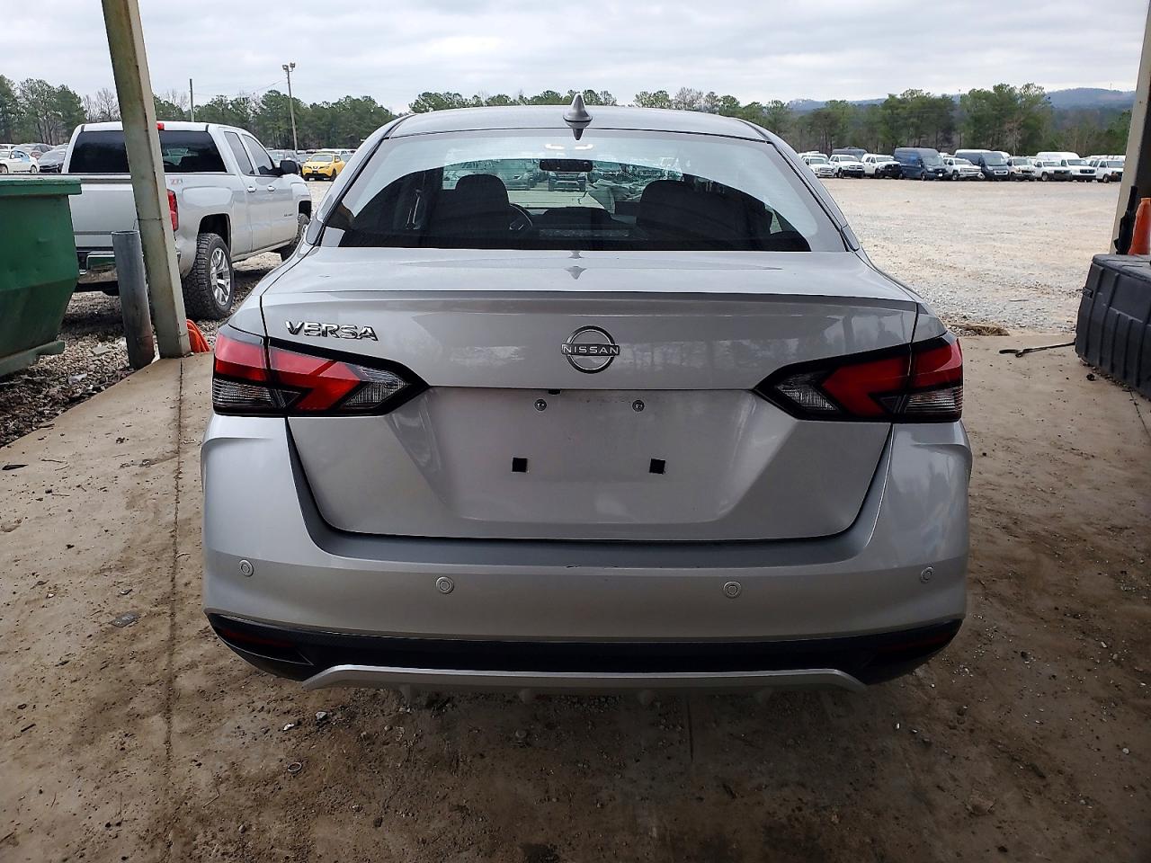 2025 NISSAN VERSA SV photo 6
