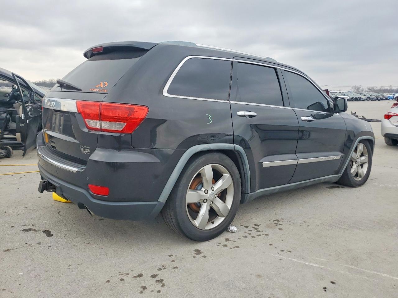 2011 JEEP GRAND CHEROKEE OVERLAND photo 5