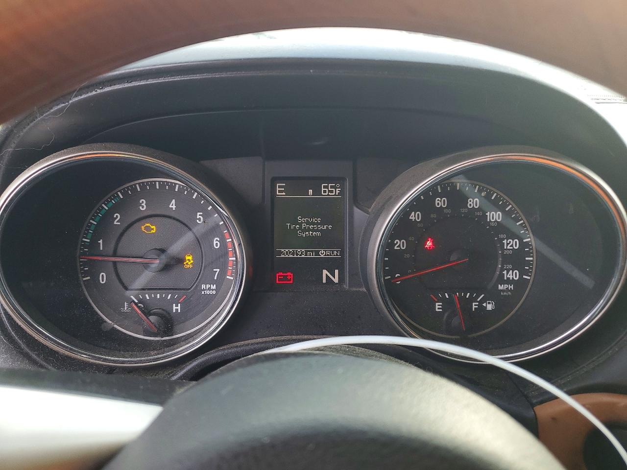 2011 JEEP GRAND CHEROKEE OVERLAND photo 17
