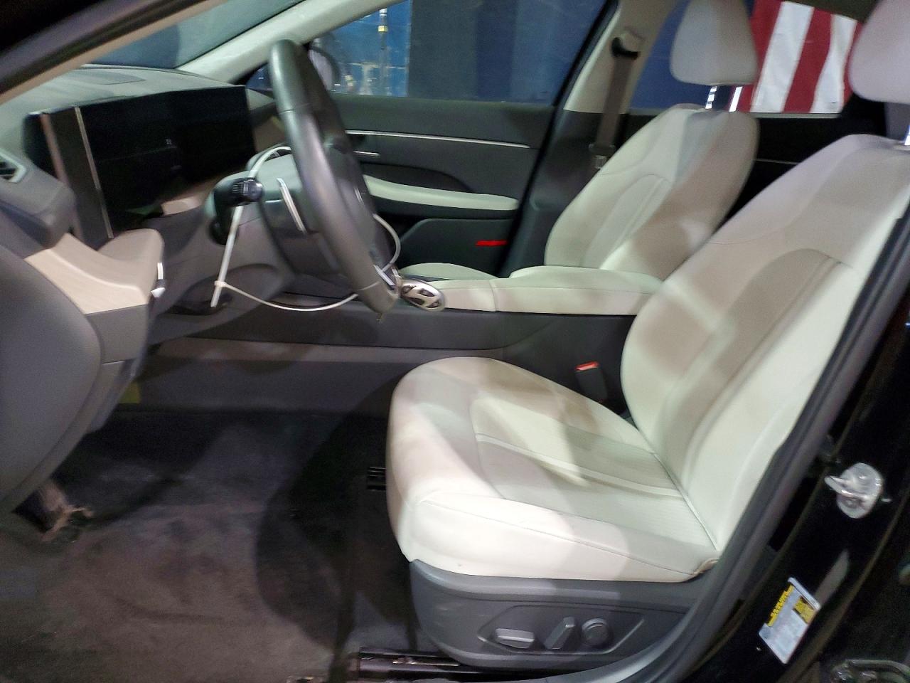 2025 HYUNDAI SONATA HYBRID photo 13