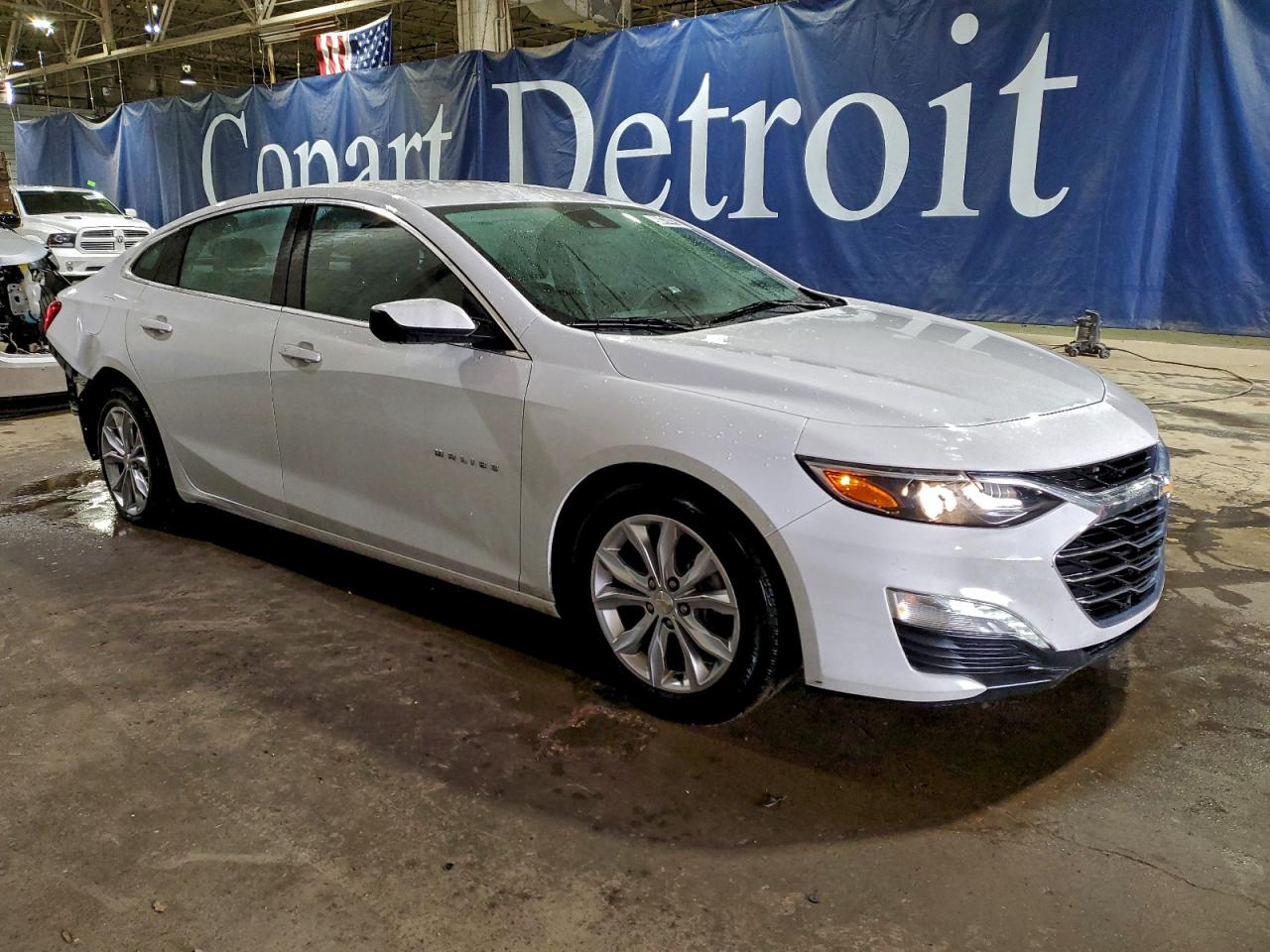 2023 CHEVROLET MALIBU LT photo 4