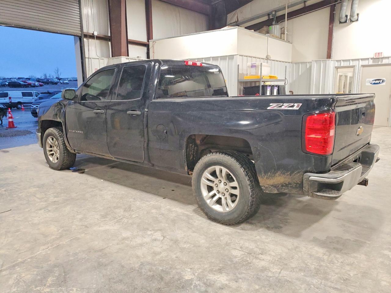 2014 CHEVROLET SILVERADO K1500 LT photo 2