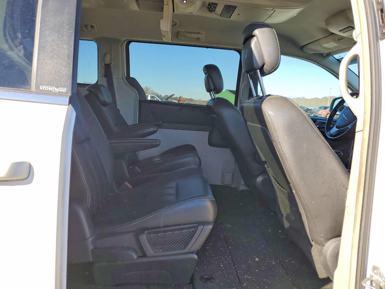2010 CHRYSLER TOWN & COUNTRY TOURING PLUS photo 11