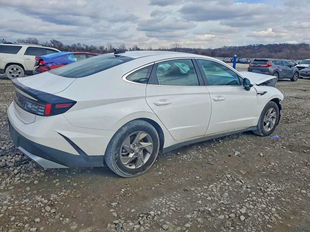 2025 HYUNDAI SONATA SE photo 5