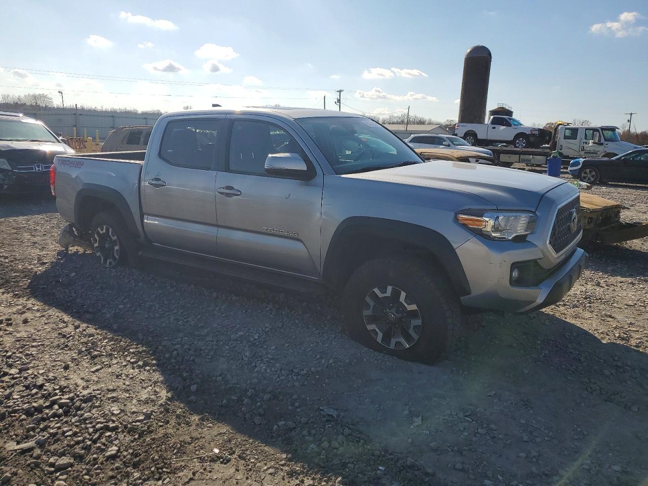 2019 TOYOTA TACOMA DOUBLE CAB photo 4