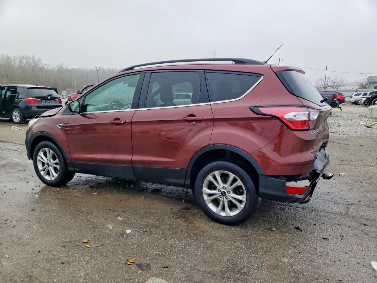 2018 FORD ESCAPE SE photo 2