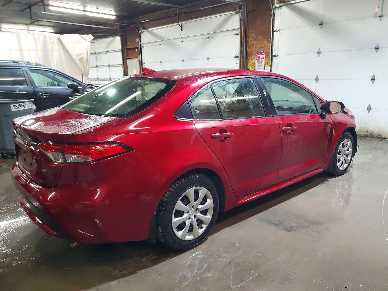 2022 TOYOTA COROLLA LE photo 3