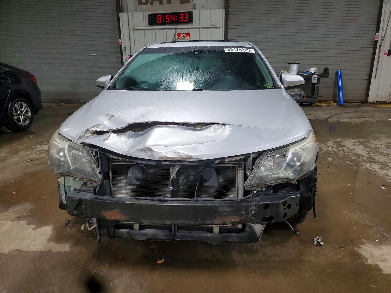 2014 TOYOTA CAMRY SE photo 13