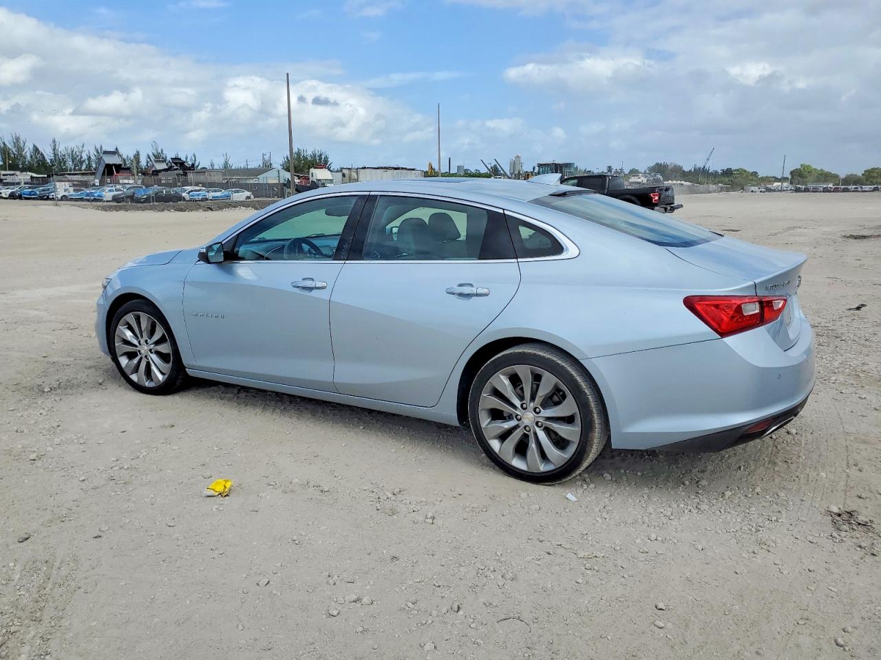 2017 CHEVROLET MALIBU PREMIER photo 2