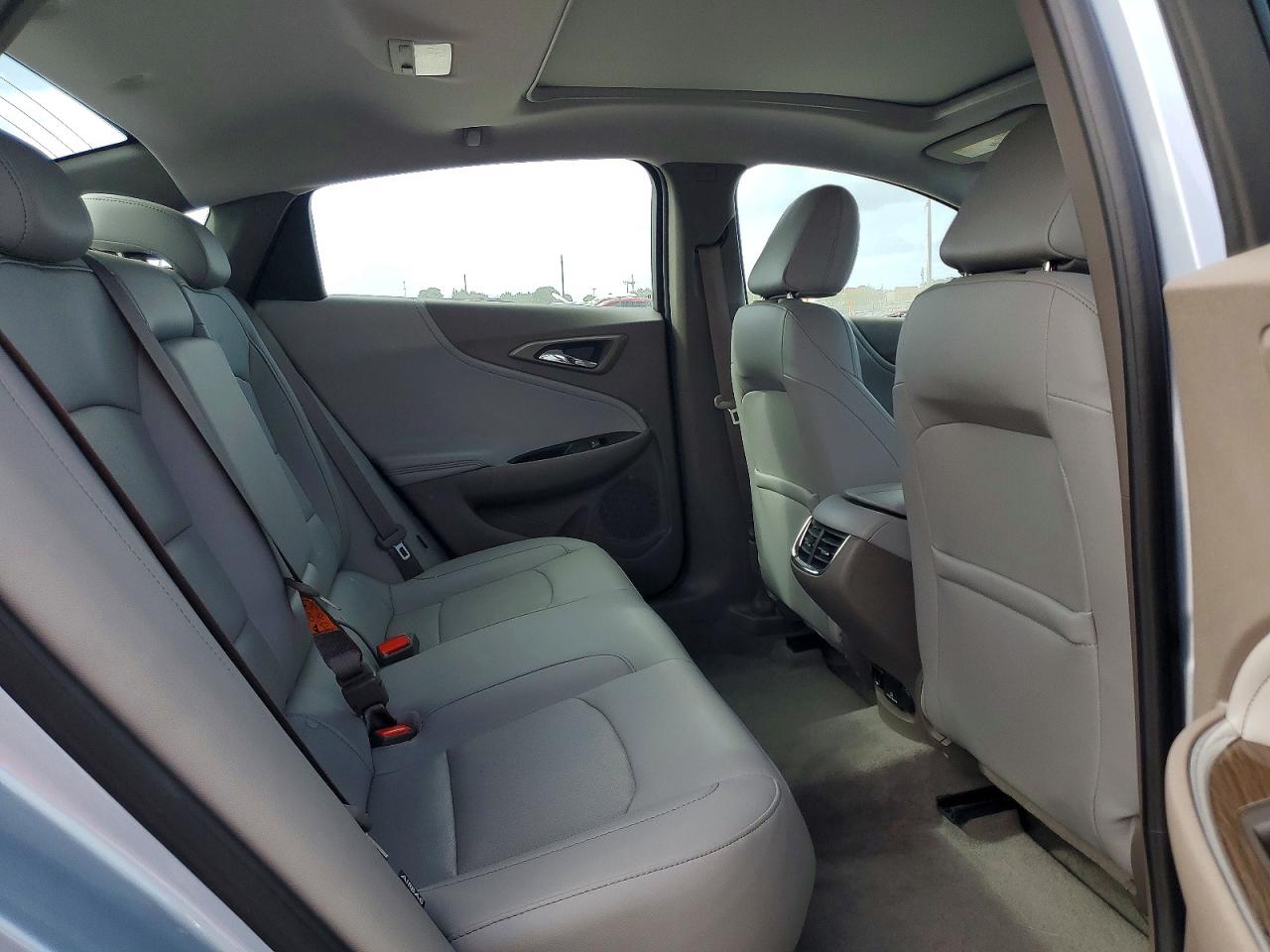 2017 CHEVROLET MALIBU PREMIER photo 10