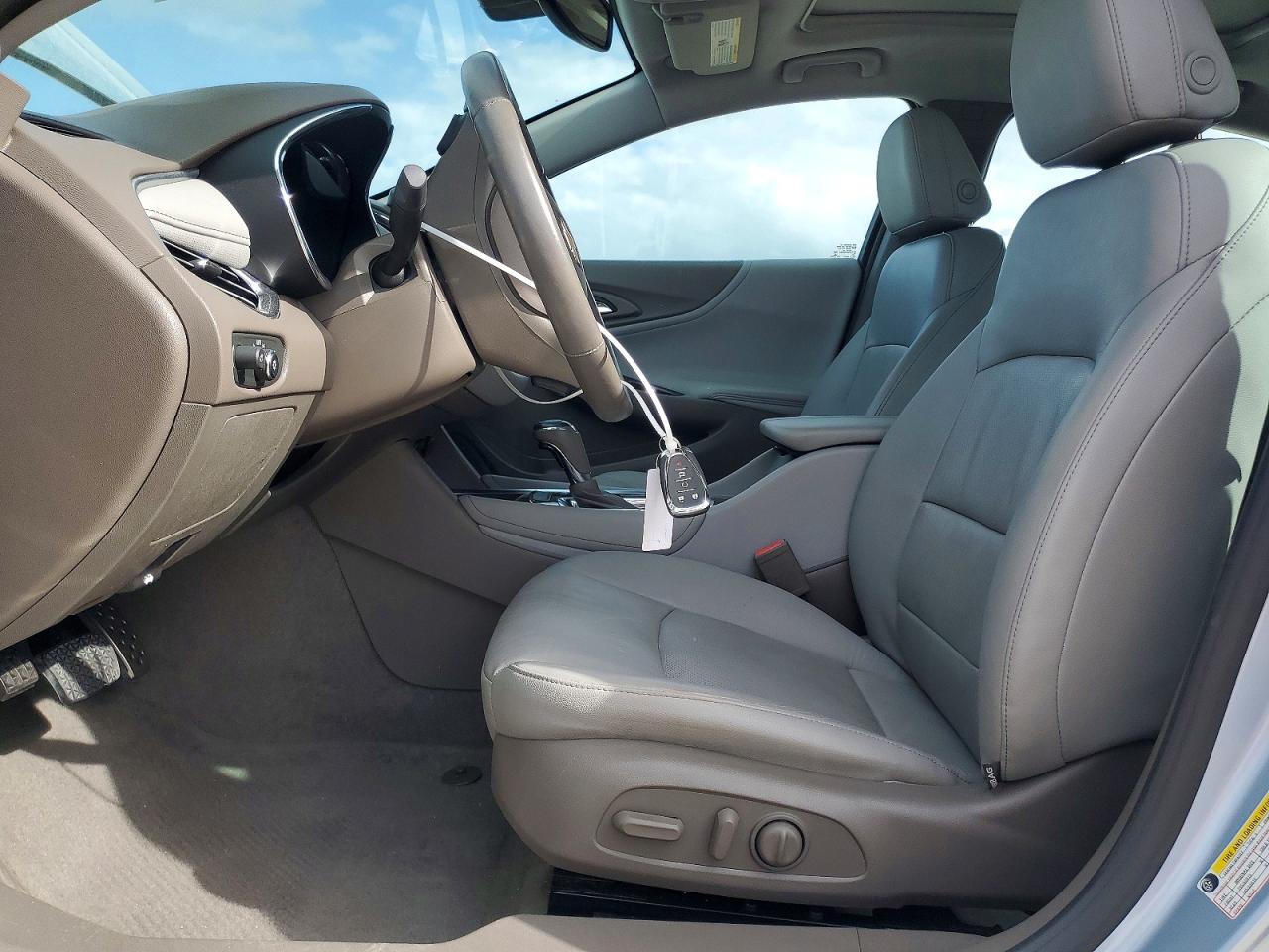2017 CHEVROLET MALIBU PREMIER photo 7