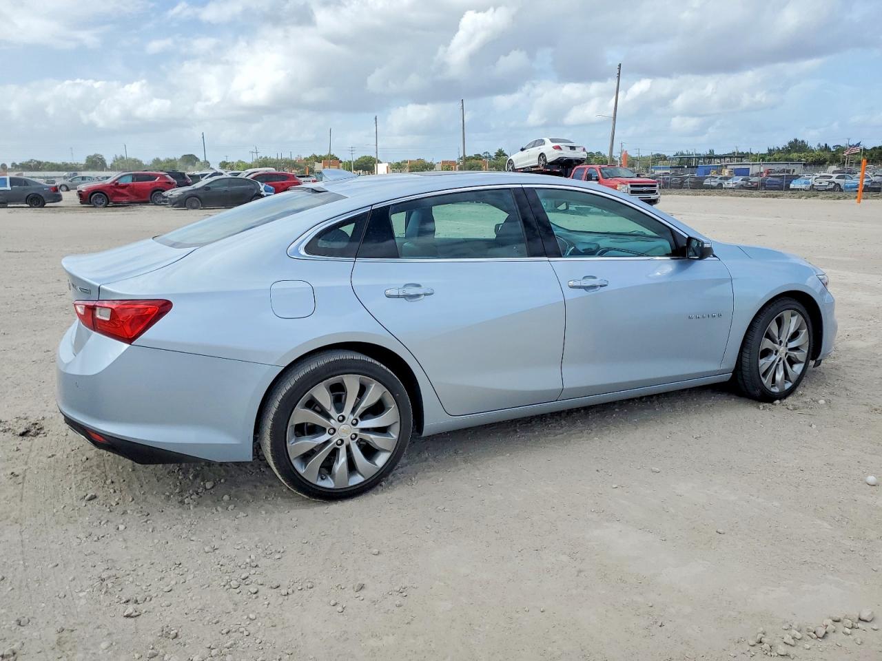 2017 CHEVROLET MALIBU PREMIER photo 3