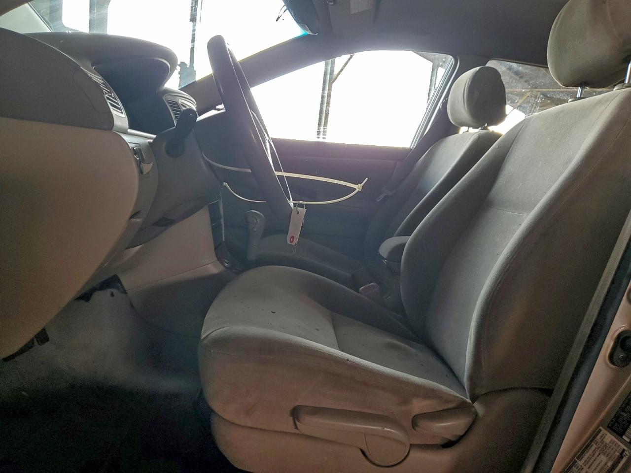 2005 TOYOTA COROLLA CE photo 7