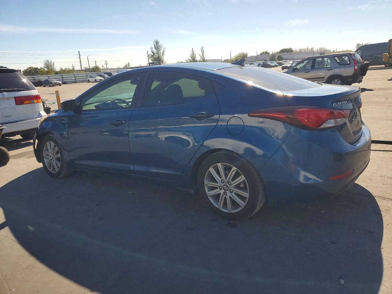 2015 HYUNDAI ELANTRA SE photo 2