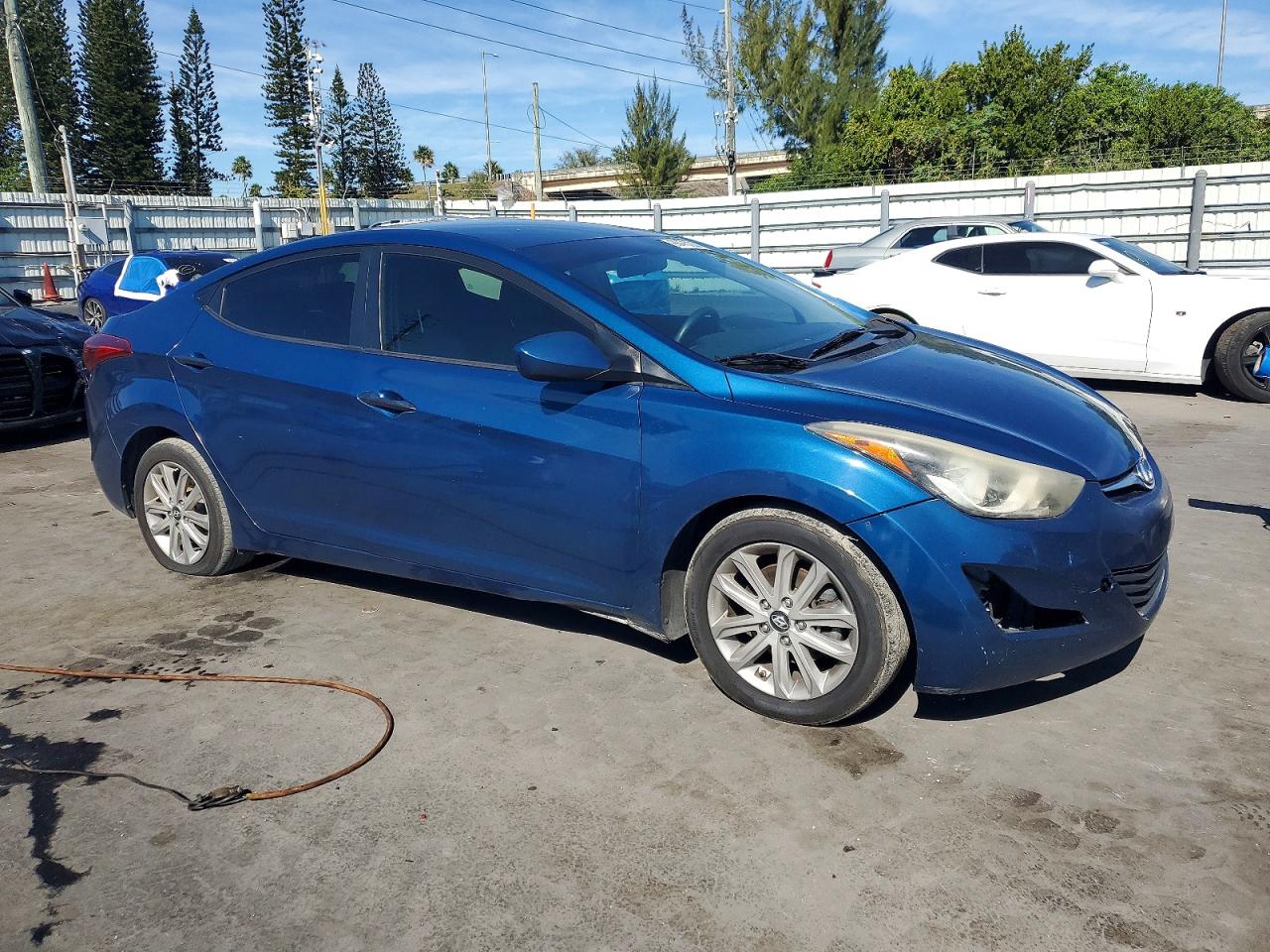2015 HYUNDAI ELANTRA SE photo 4