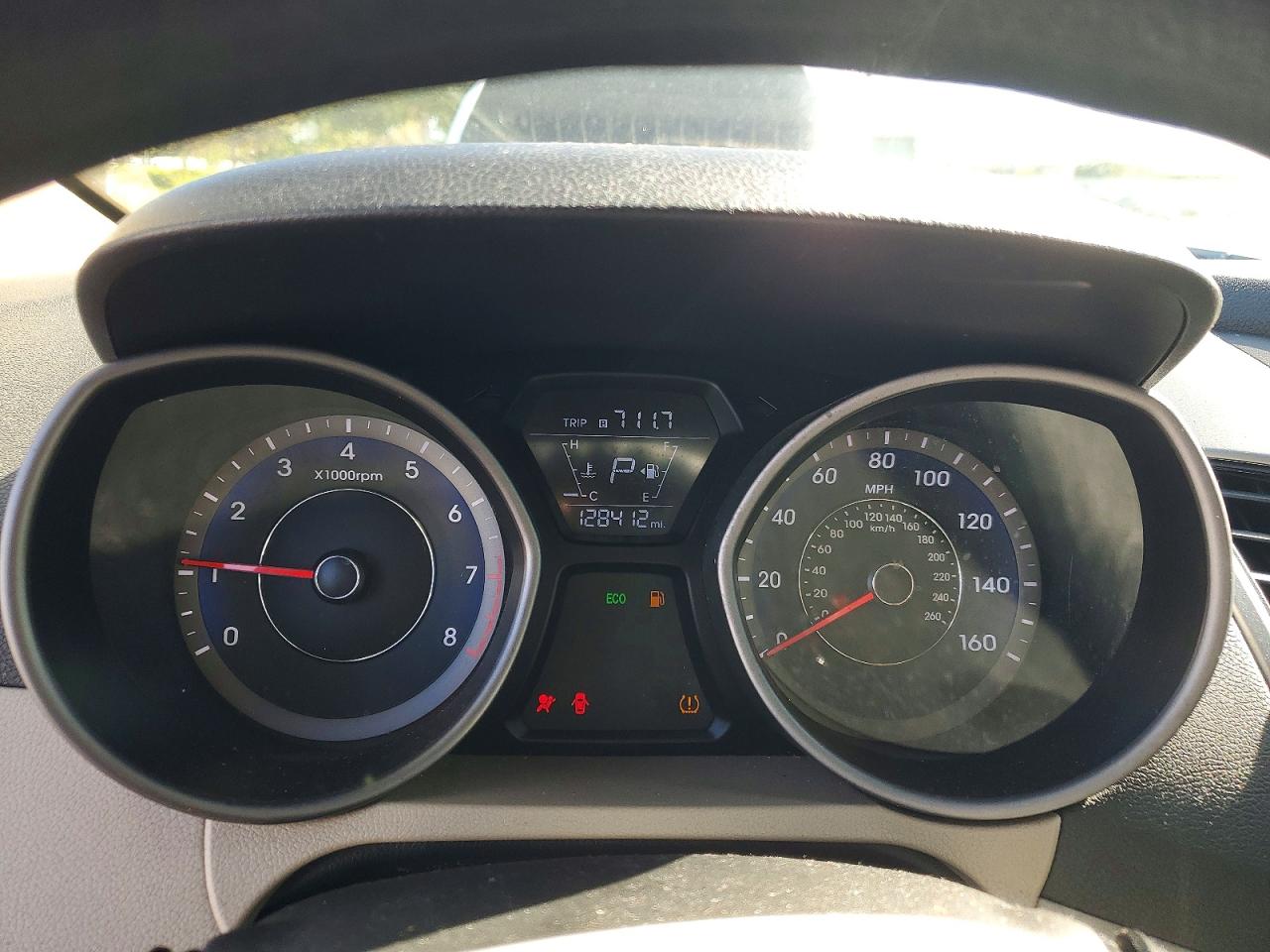 2015 HYUNDAI ELANTRA SE photo 9