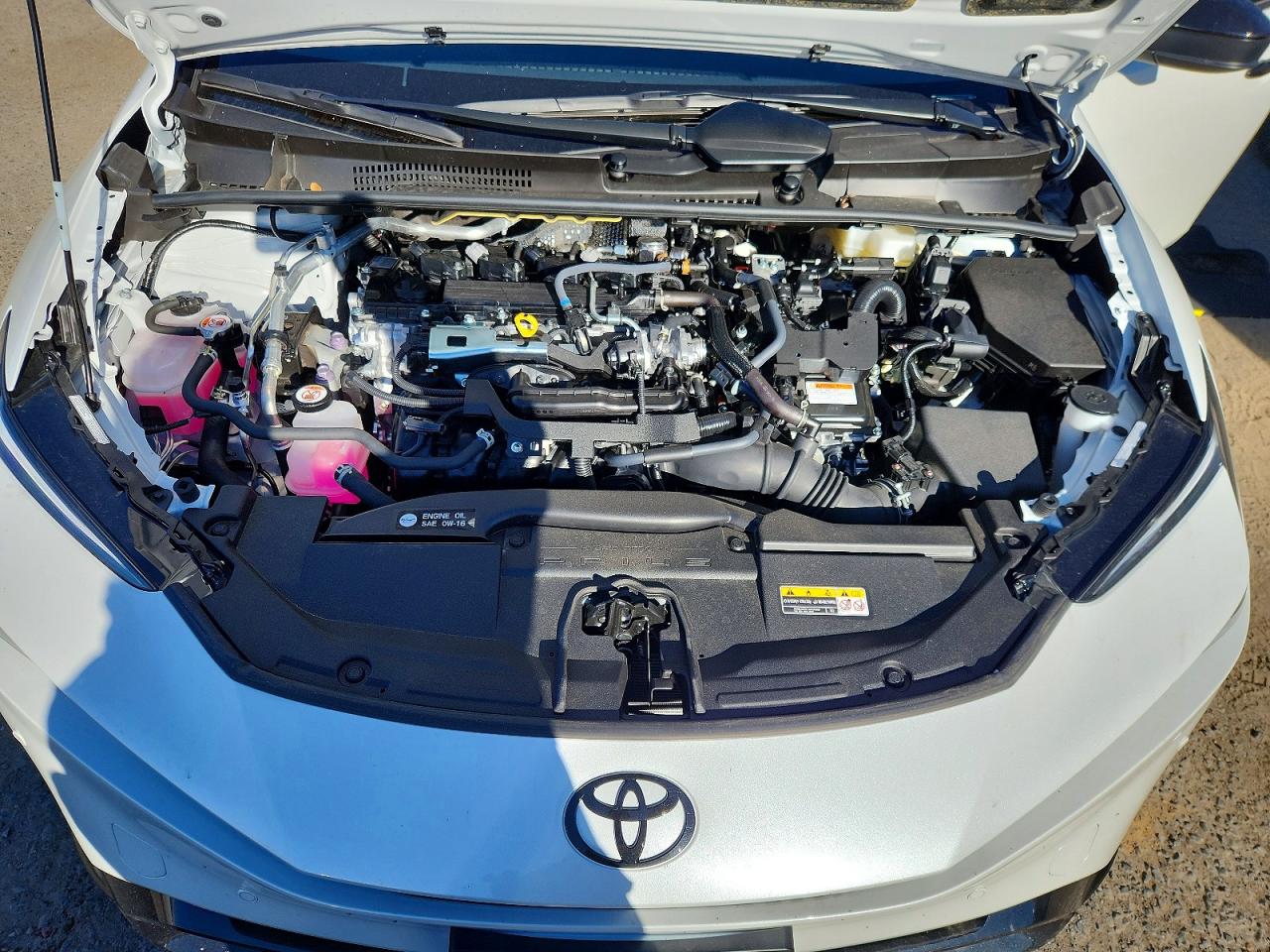 2025 TOYOTA PRIUS LE photo 11