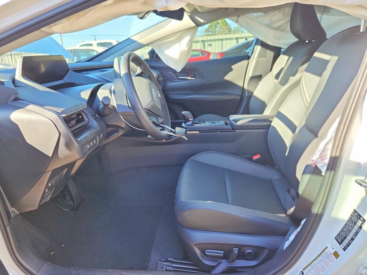 2025 TOYOTA PRIUS LE photo 7
