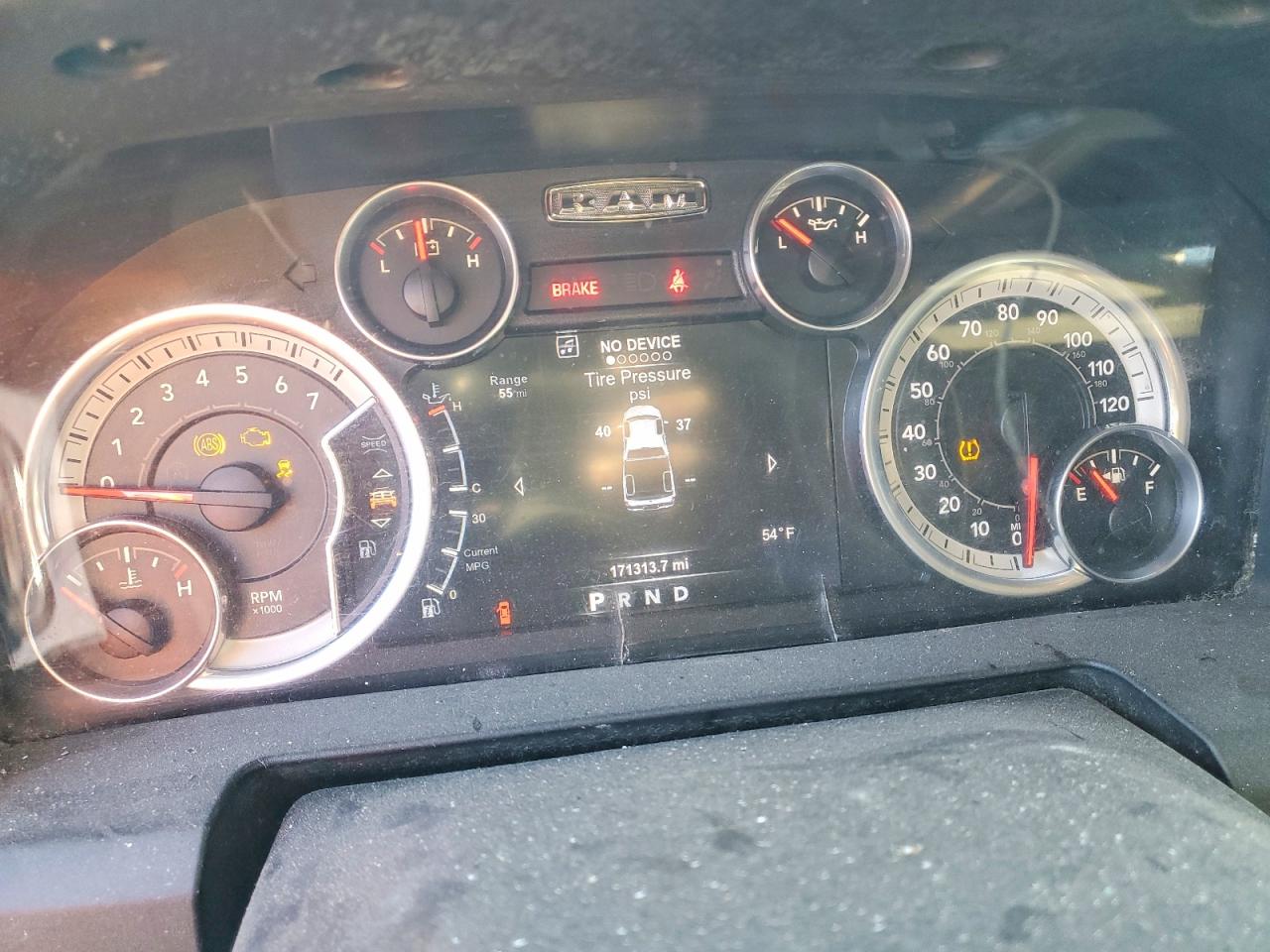 2015 RAM 1500 SLT photo 9