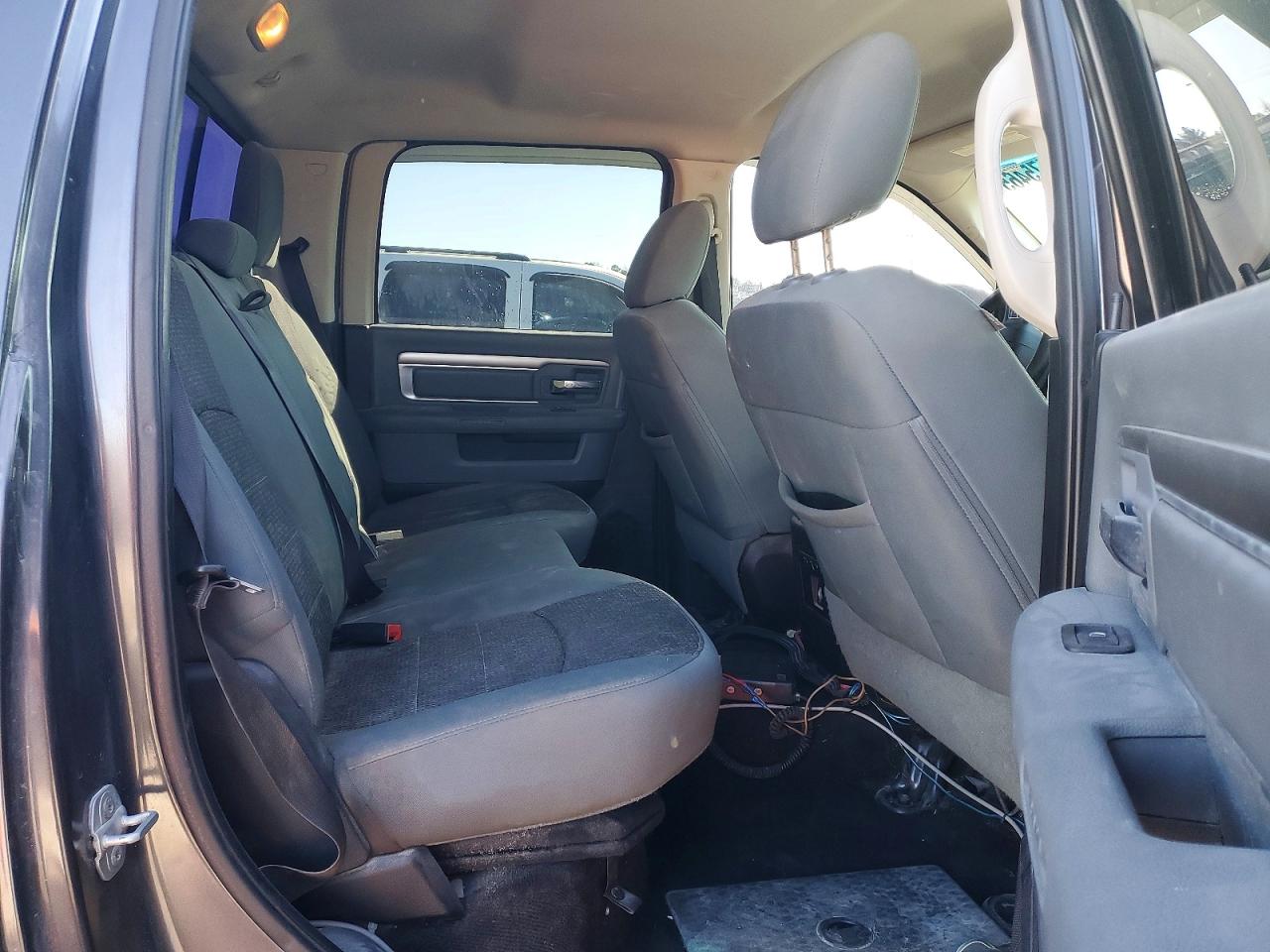 2015 RAM 1500 SLT photo 10