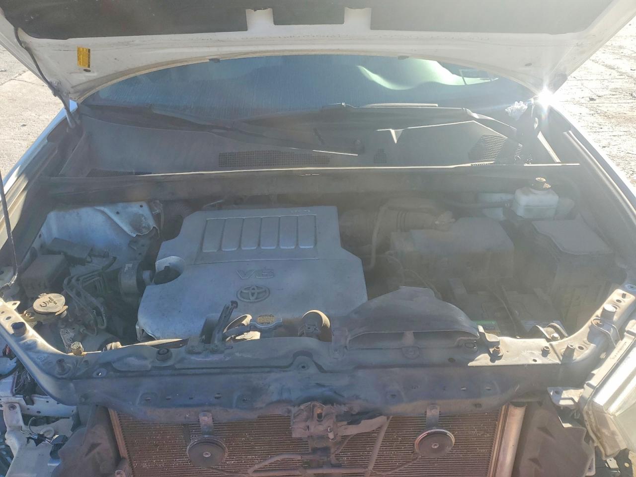 2012 TOYOTA HIGHLANDER BASE photo 12