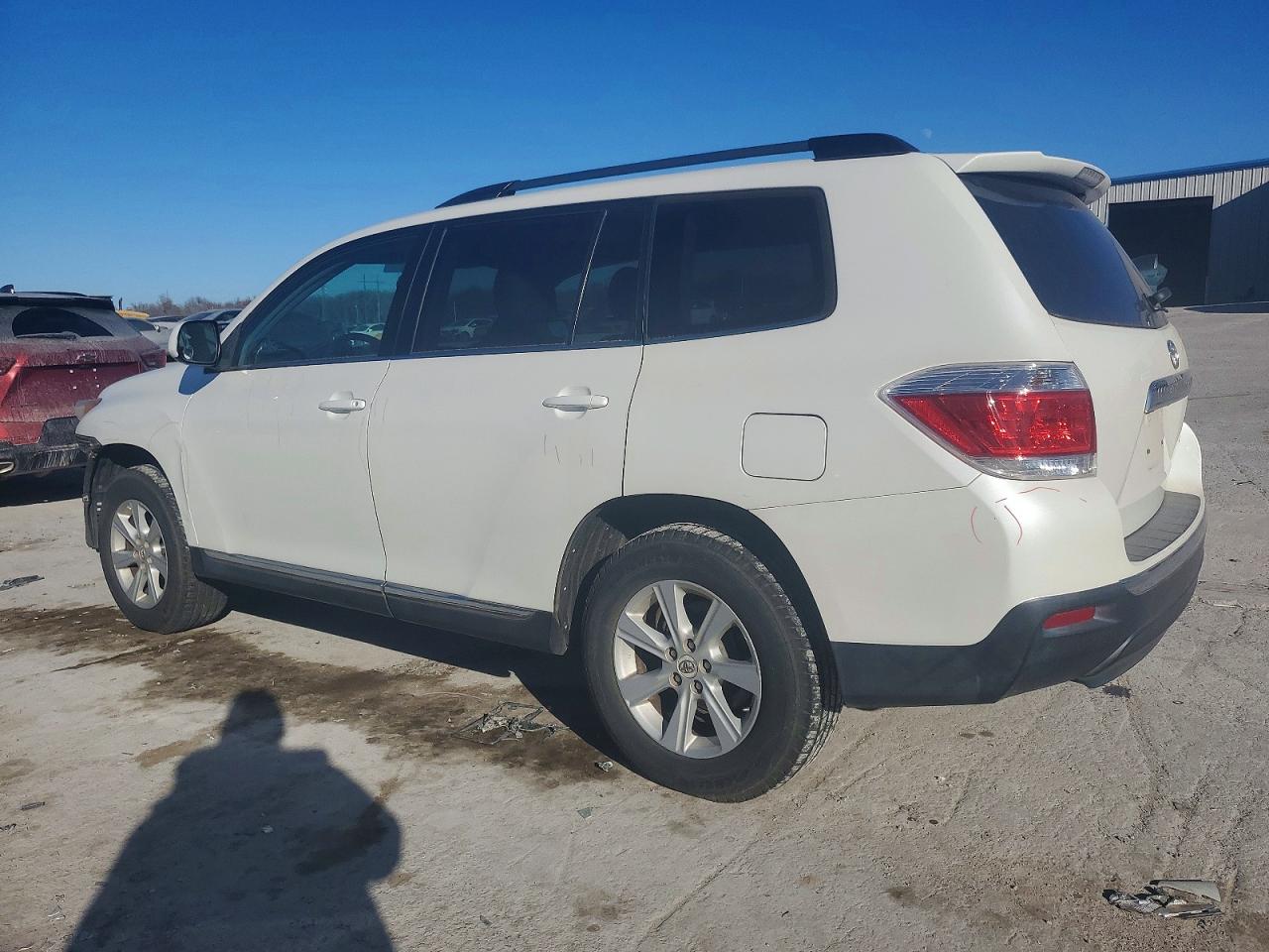 2012 TOYOTA HIGHLANDER BASE photo 2