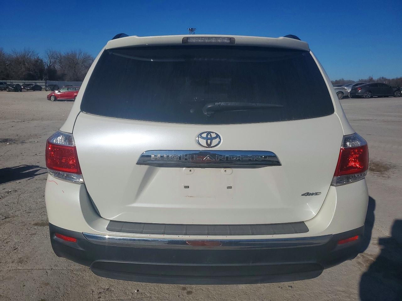 2012 TOYOTA HIGHLANDER BASE photo 6