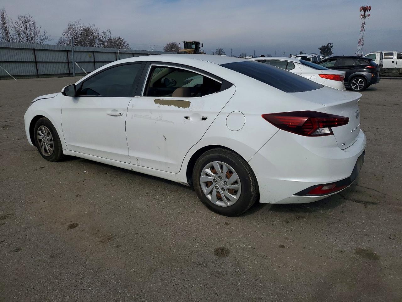 2019 HYUNDAI ELANTRA SE photo 2
