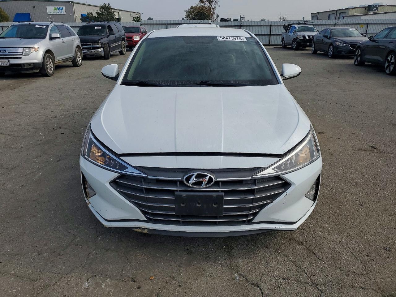 2019 HYUNDAI ELANTRA SE photo 5
