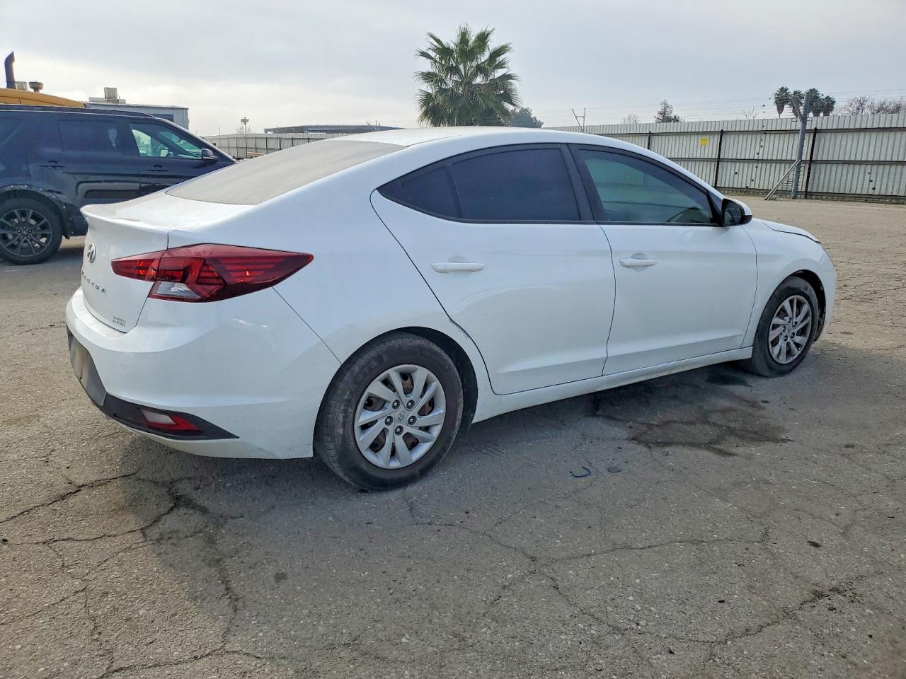 2019 HYUNDAI ELANTRA SE photo 3