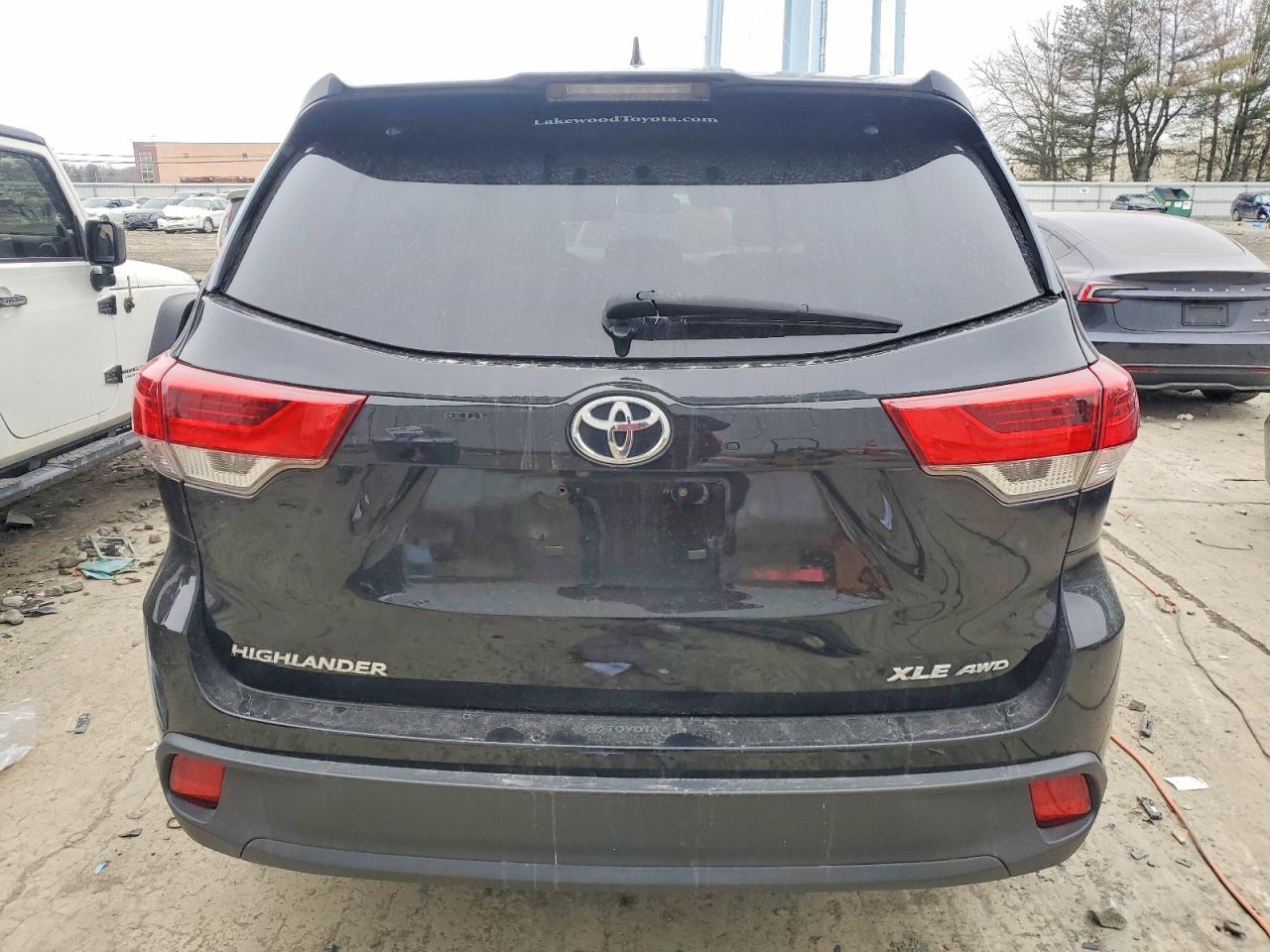2018 TOYOTA HIGHLANDER SE photo 6