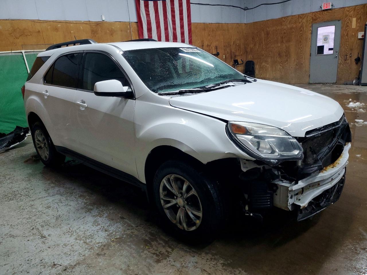 2017 CHEVROLET EQUINOX LT photo 4
