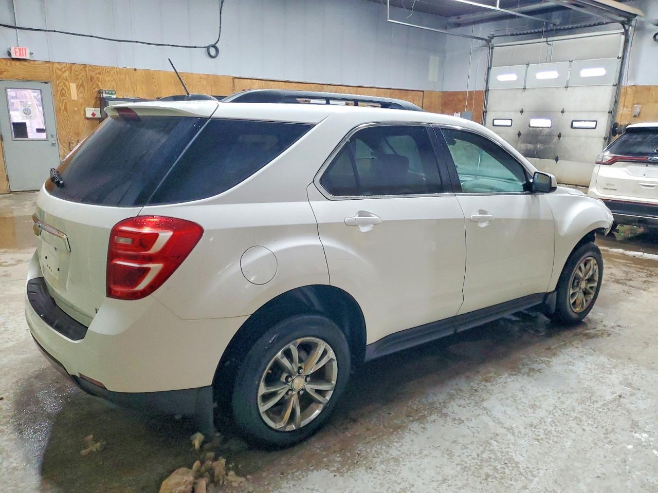 2017 CHEVROLET EQUINOX LT photo 3