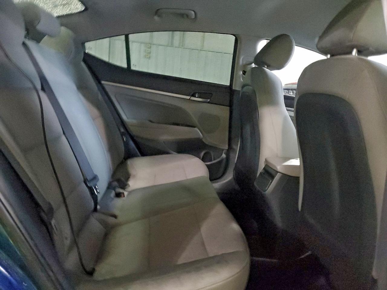 2017 HYUNDAI ELANTRA SE photo 10